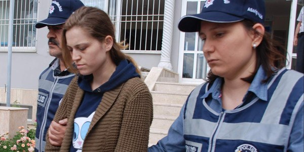 �ld�rd�kleri adam�n �zerine beton d�ken emlak��lara a��rla�t�r�lm�� m�ebbet