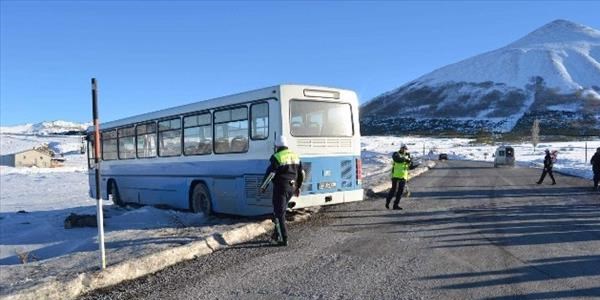 Kayseri'de akılalmaz kaza: 3 yaralı