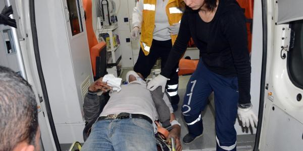 Tarım işçilerini taşıyan minibüs takla attı: 24 yaralı