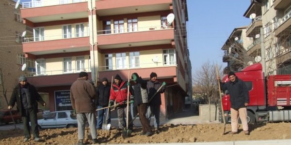 Yerköy'de trafik işaret levhaları yenileniyor