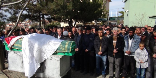 Ayrıldığı sözlüsü tarafından öldürülen Ayşe toprağa verildi