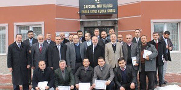 Din görevlileri belgelerini aldı