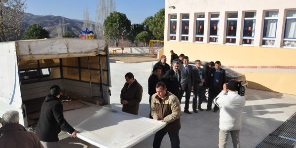Nazilli Belediyesi'nden köy okuluna destek