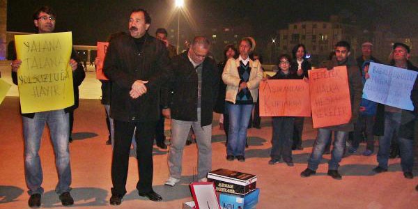 Didim'de 'var m�s�n, yok musun' yar��mal� protesto