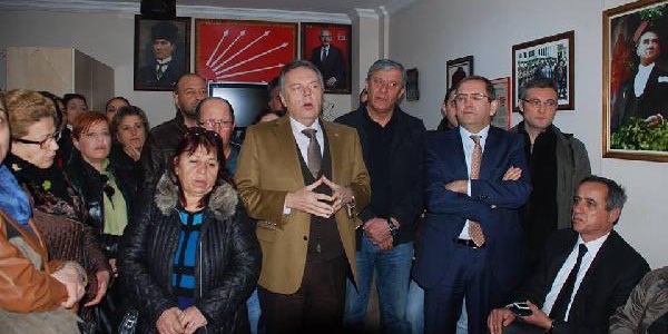 Bal�kesir'de CHP'den toplu istifa