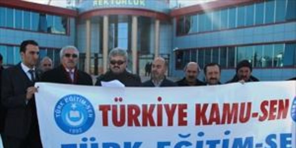 Akademisyenlerin �zl�k haklar�na dikkat �ekmek i�in bas�n a��klamas�