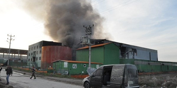Atık yağ dönüşüm tesislerinde patlama: 1 yaralı