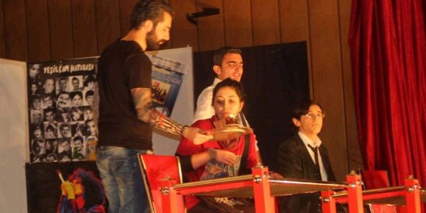 Madde bağımlılığına karşı tiyatro oyunu