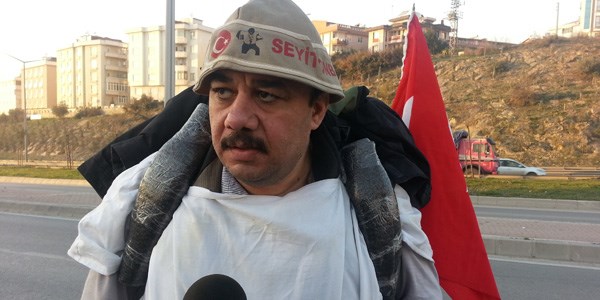 Babakan'a destek iin kefenle Ankara'ya yryor