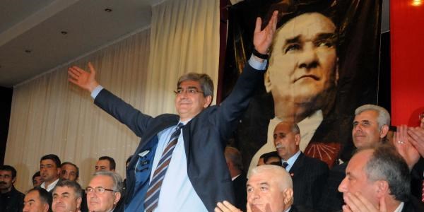CHP �l Ba�kan�'n�n istifas� kabul edilmedi