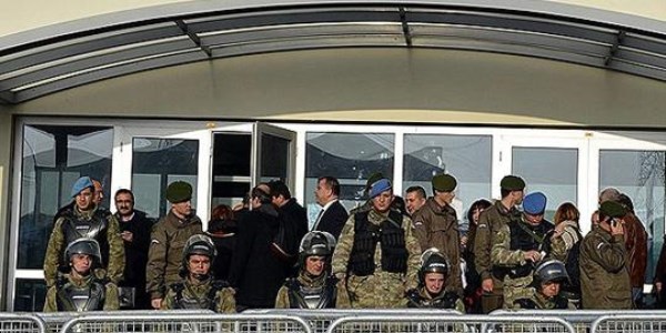 4 avukata tahliye çıktı