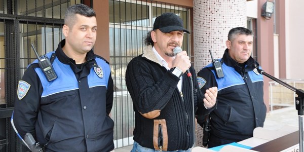 Ödemiş emniyeti liselilerin yanında olmaya devam ediyor