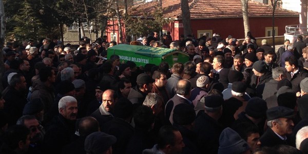 Y�r�kl� eski belediye ba�kan� topra�a verildi