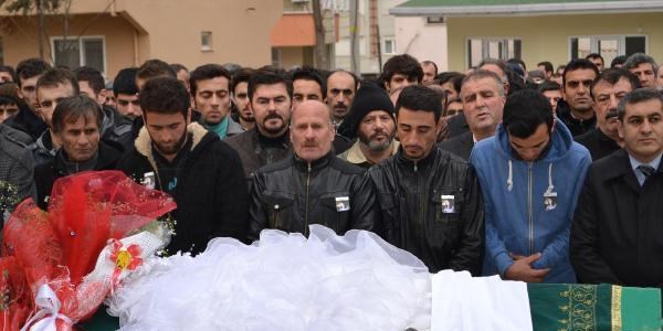Nesrin gözyaşlarıyla toprağa verildi