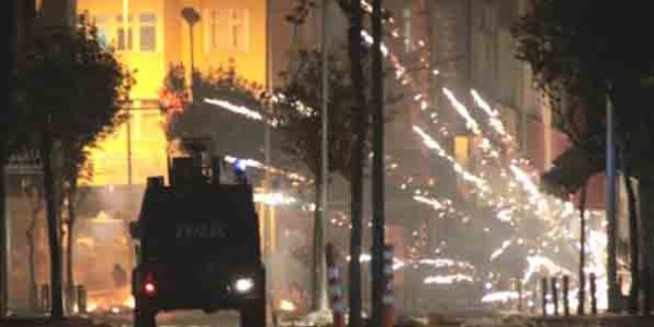 Taksim'deki eylem srasnda bir i hannda yangn kt