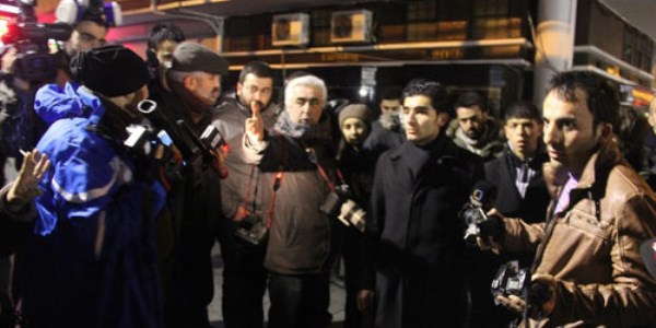 Ankara'da göstericiler AA muhabirine saldırdı