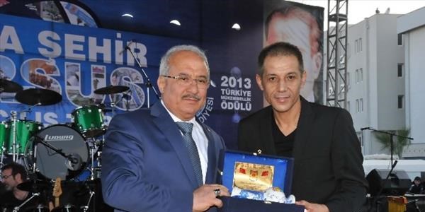 Tarsus'ta 8 dev eser hizmete açıldı