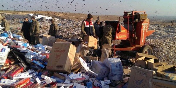 Jandarma 60 bin karton kaçak sigarayı imha etti