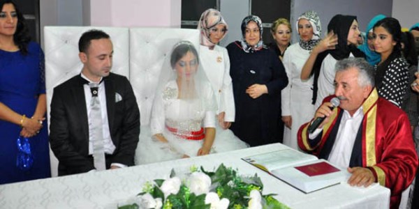 Siirt'te bir yılda bin 67 resmi nikah kıyıldı