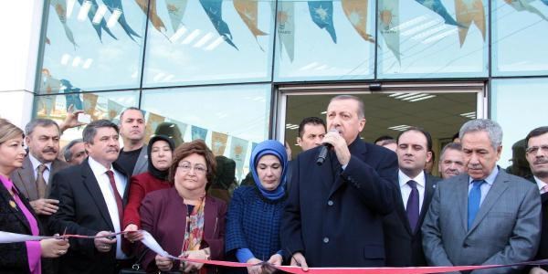 Başbakan Erdoğan, Manisa'da Ak Parti il binasını açtı