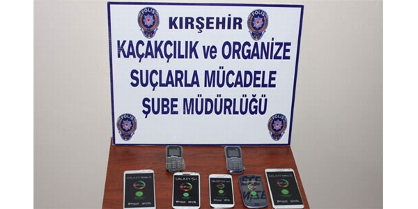 8 bin liral�k ka�ak cep telefonu operasyonu