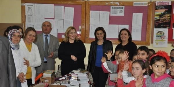 Yard�m sevenlerden ��rencilere destek