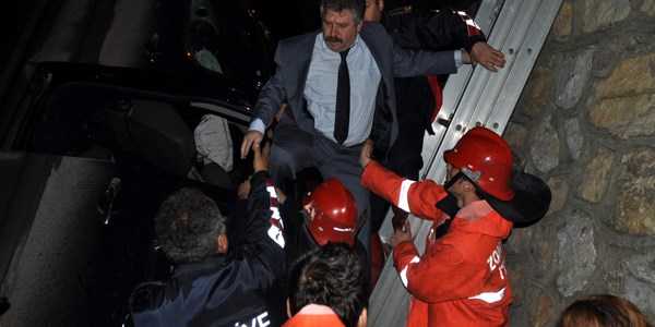 Kanser olan eni�tesini d���n�rken hastanelik oldu