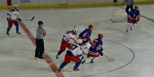 �zmir B�y�k�ehir Belediye'den tarihi fark