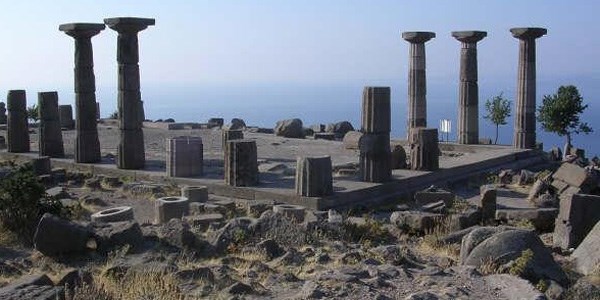 'Anadolu'daki en eski meclis binas�' Assos'ta kurulmu�