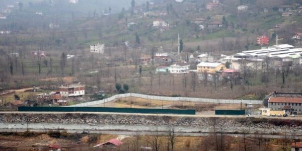 HES'e onay çıktı, mahallenin ortası bariyerle çevrildi