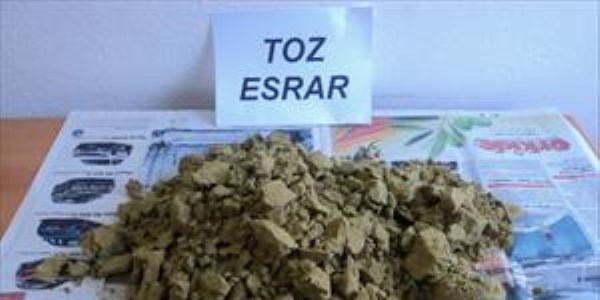 Buharkent'te 1,5 kilo esrar ele geçirildi