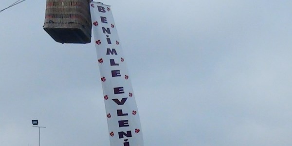 Aksaray'da ilgin� evlenme teklifi