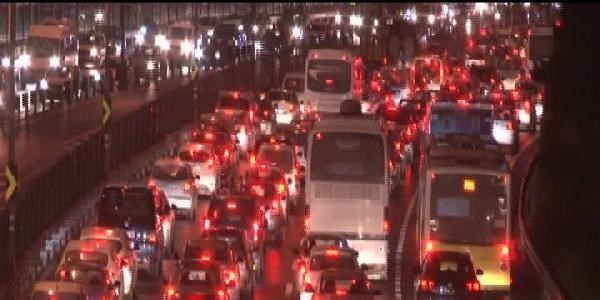 �stanbul'da y�lba�� trafi�i