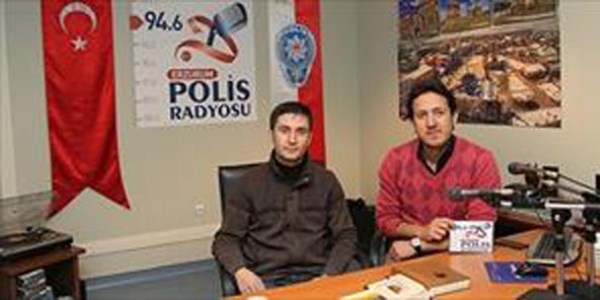 Mehmet Akif Ersoy Polis Radyosu'nda an�ld�