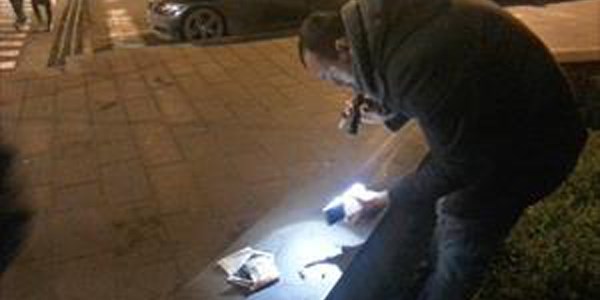 Polis y�l�n son ak�am� fazla mesai yapt�