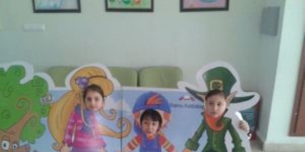 Minikler, kitaplardaki kahramanların kılığına girdi