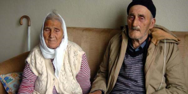 Evi yanan �ift: Bu yard�mlar yeter, art�k g�ndermeyin