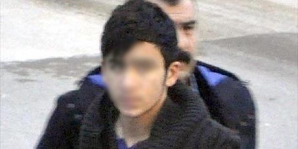 Kendisine küfür edeni sırtından bıçakladı
