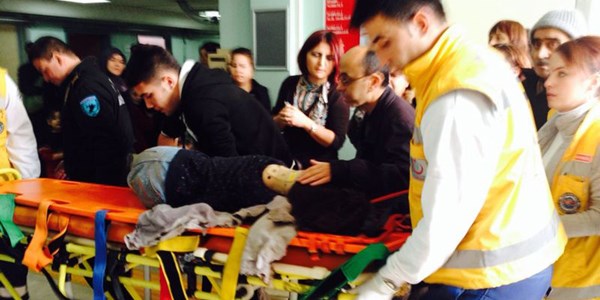 Ticari taksi öğrenciye çarptı
