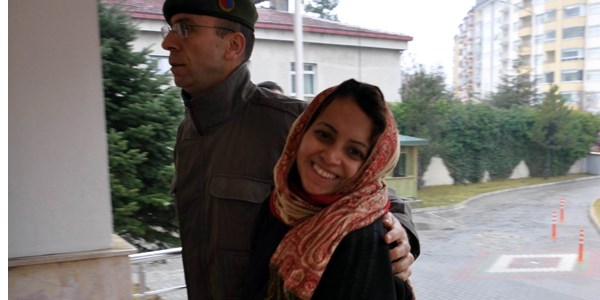 Hollandalı kadın gezmek için aracı çalmış