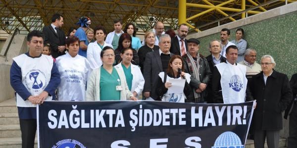 Hastane acilinde doktorlara saldırıya tepki