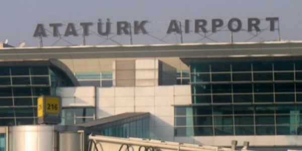 Atatürk Havalimanı'nda bomba paniği