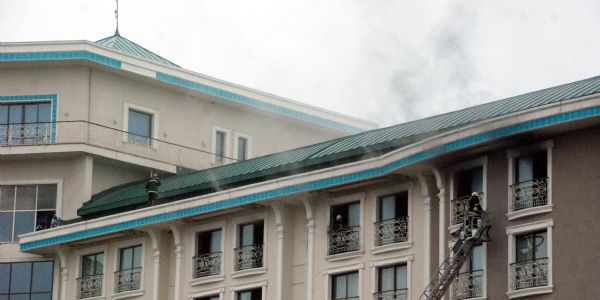 Hakim ve savc�lar�n toplant� yapt��� otelde yang�n