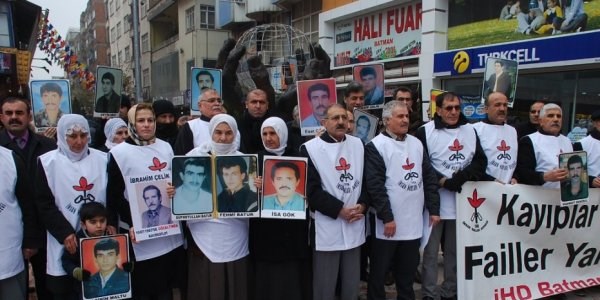 Kay�p yak�nlar�n�n eylemleri devam ediyor