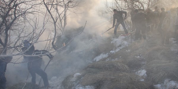 Hakkari'deki olaylar sırasında ot yangını çıktı
