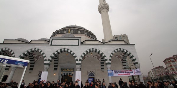 �mam �afi Camii ibadete a��ld�