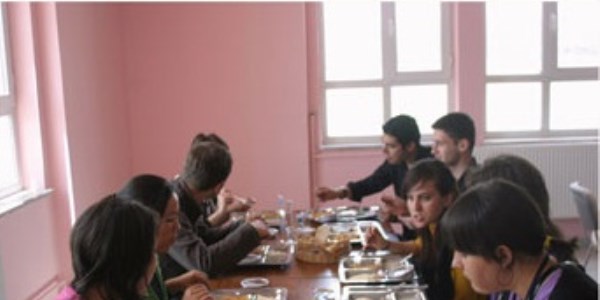 Yemek yardımı neden parasal olarak yapılmıyor?