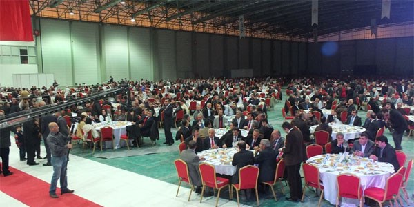 Kamu-Sen b�y�k Adana bulu�mas�