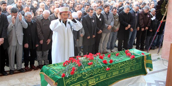 Hayatını kaybeden öğretim üyesi için tören düzenlendi