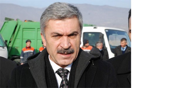 Ye�il�rmak kenar�na ��p d�k�lmeyecek